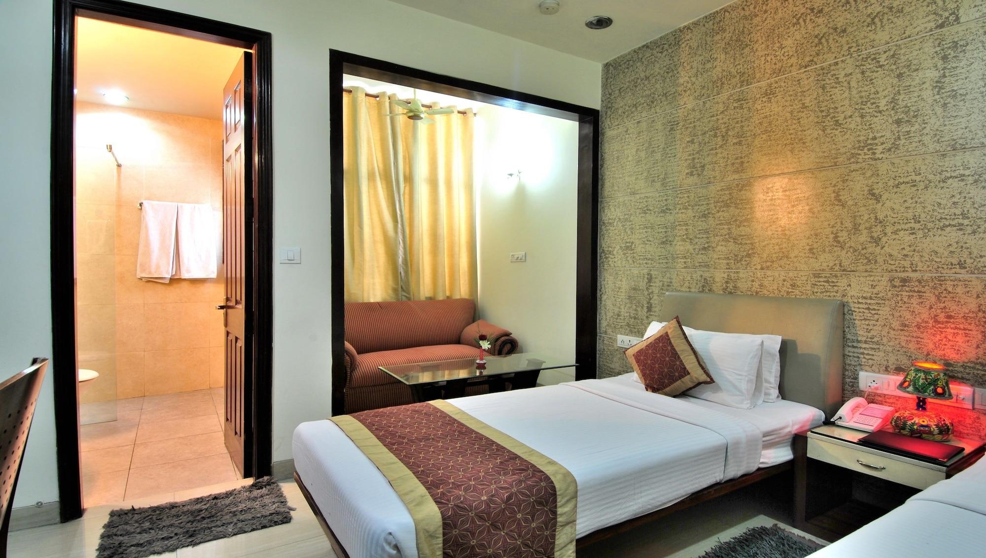 Cosy Grand, Chanakyapuri By The Cosy Hotels Neu-Delhi Exterior foto