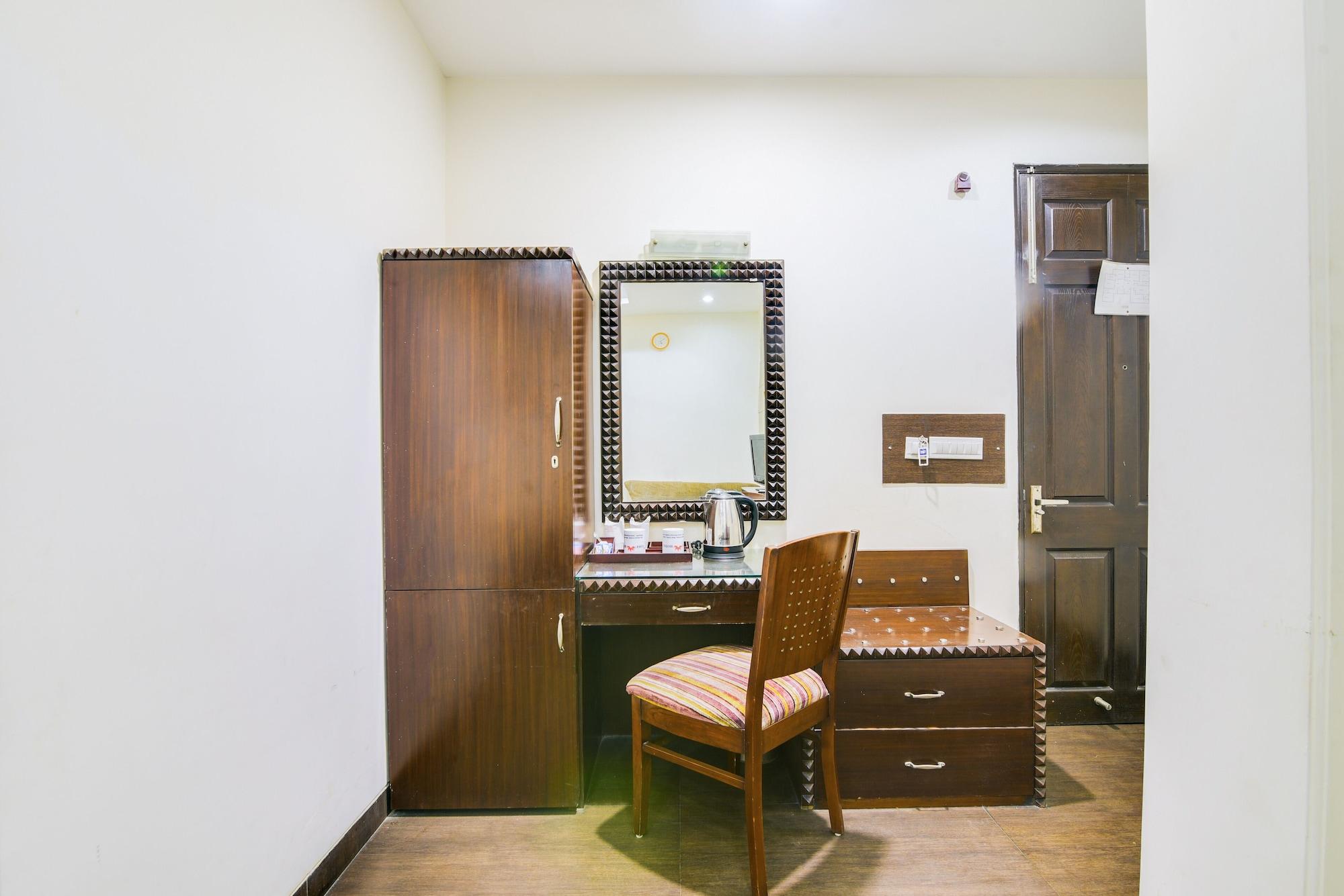 Cosy Grand, Chanakyapuri By The Cosy Hotels Neu-Delhi Exterior foto
