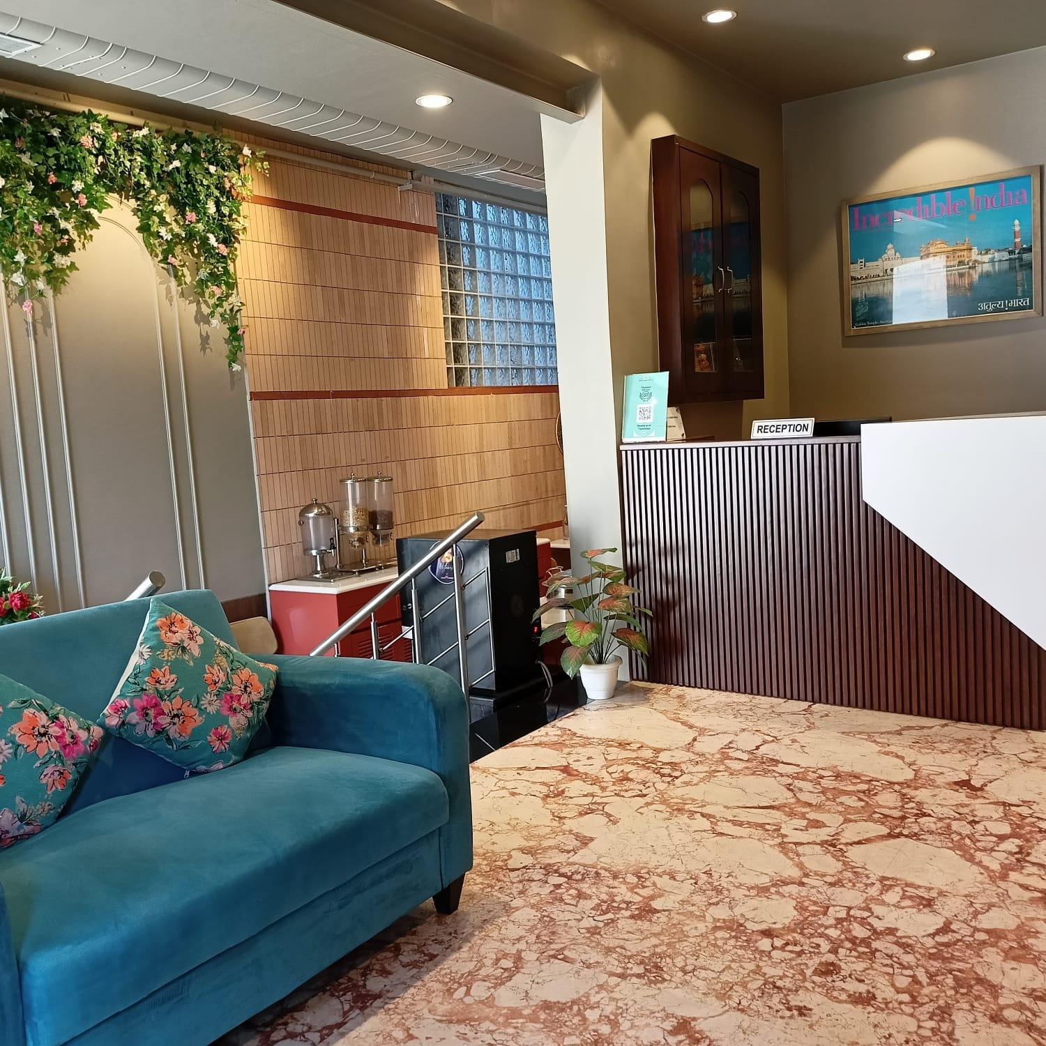 Cosy Grand, Chanakyapuri By The Cosy Hotels Neu-Delhi Exterior foto