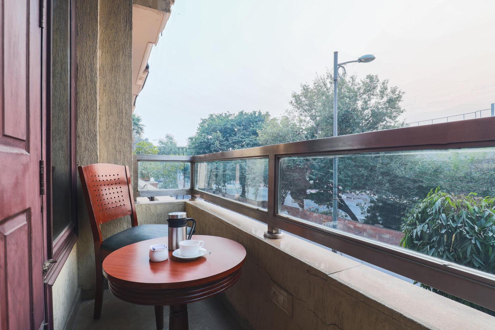 Cosy Grand, Chanakyapuri By The Cosy Hotels Neu-Delhi Exterior foto